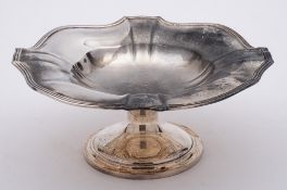 An Edward VII Continental silver pedestal dish, bears import marks for Birmingham,