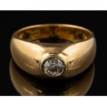 An 18 carat gold diamond gypsy ring:, the brilliant cut diamond,