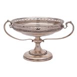 A George V silver pedestal comport, maker Manoah Rhodes & Sons Ltd, London, 1917,