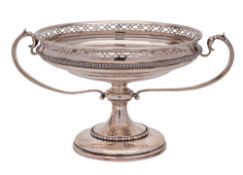 A George V silver pedestal comport, maker Manoah Rhodes & Sons Ltd, London, 1917,