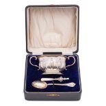 A George V silver porringer, maker William Aitken, Birmingham,