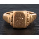 A 9ct gold signet ring,: engraved with monogram 'MA', with hallmarks for Birmingham, 1953,
