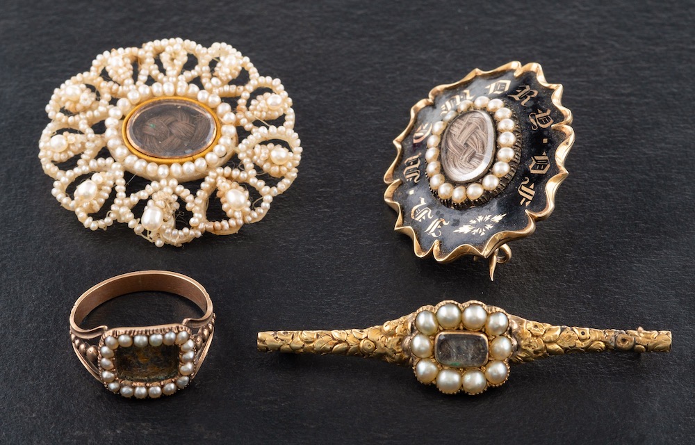 A group of Victorian, gold mourning jewellery,: including, an openwork,