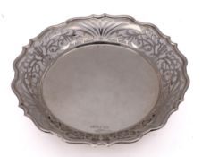 An Edward VII silver fruit dish, maker Carrington & Co, London,