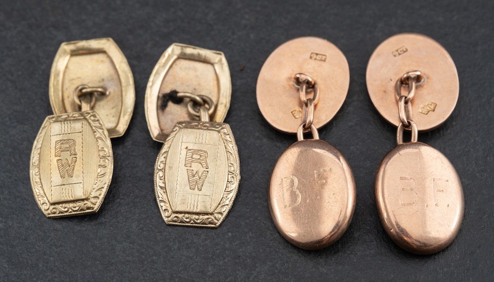 Two pairs of cufflinks,: including a pair of oval cufflinks, with initials 'BF', stamped '9CT',