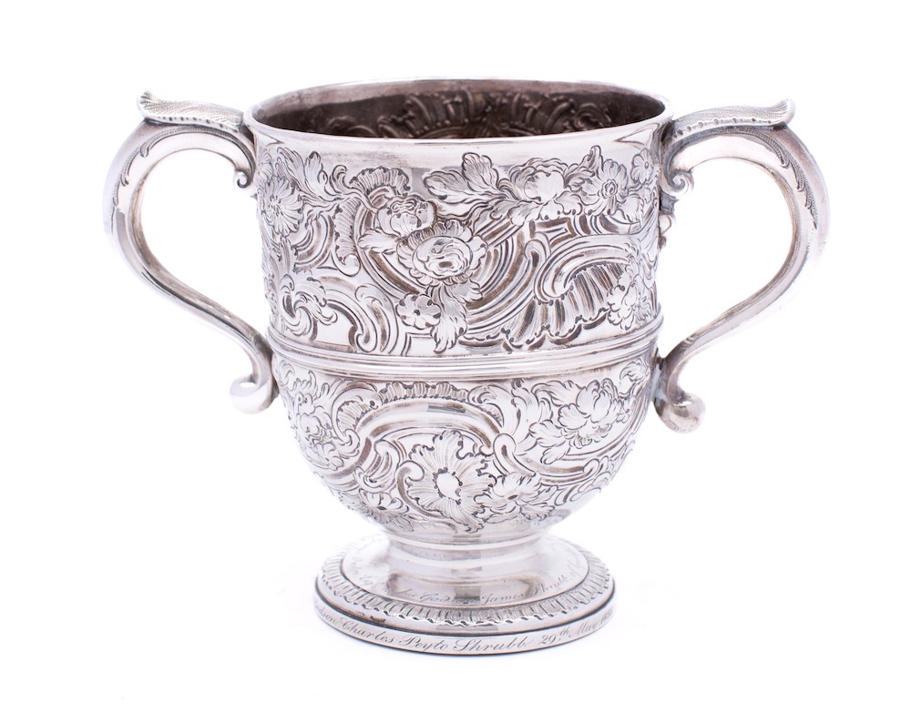 A George II two-handled cup, maker Samuel Lea, London, 1722: inscribed, with scroll, - Image 2 of 2