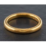 A 22ct gold ring,: hallmarks for London, 1954, ring size L, total weight ca. 3.9gms.