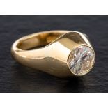 An 18ct gold, round, brilliant-cut diamond single-stone ring,: estimated diamond weight ca. 1.