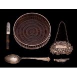 A mixed lot of collectable silver, various makers and dates: includes wine label, coffee spoon,