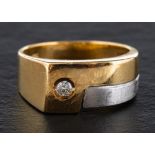 A bi-coloured single stone, brilliant-cut diamond ring,: total estimated diamond weight ca. 0.
