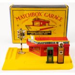 Matchbox Regular Wheels Accessory Pack MG1 'Matchbox Garage Showroom & Service Station': red and