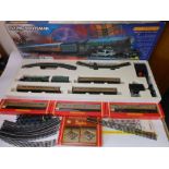 Hornby 00/H0 gauge 'Flying Scotsman' railway set: boxed, with three extra passenger coaches,