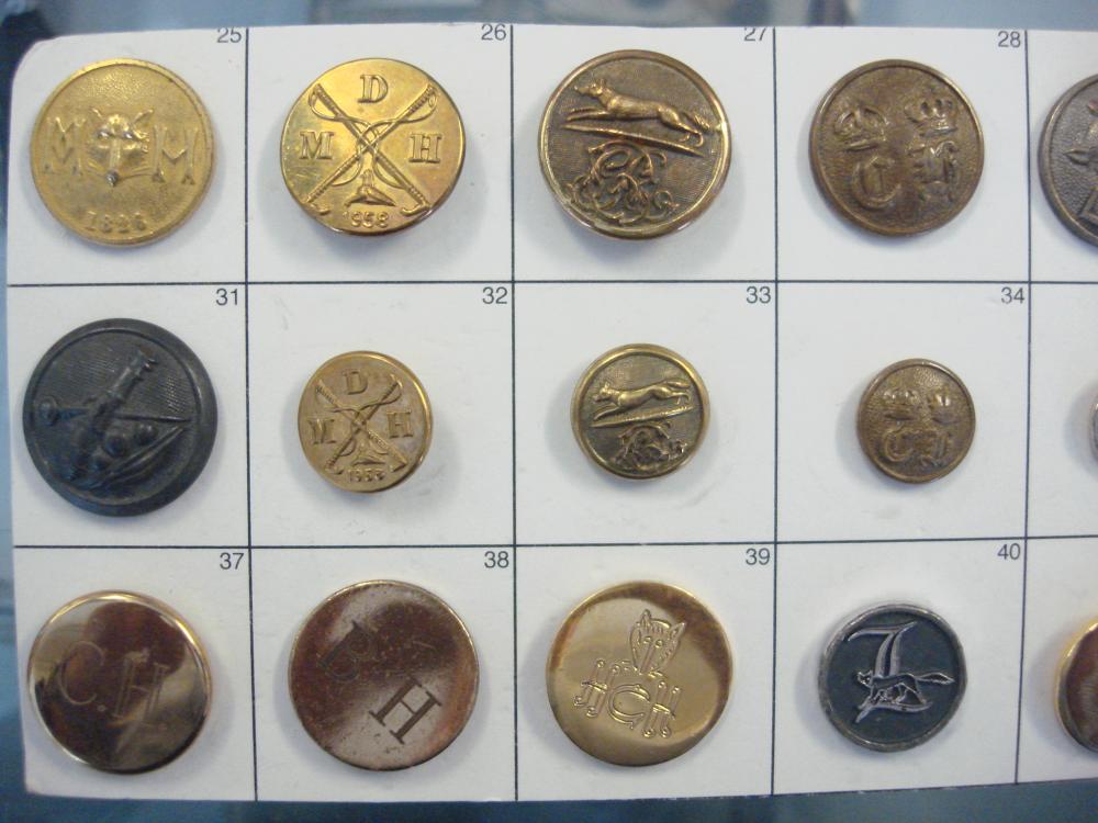 A group of eighteen world hunt buttons: comprising ten American Hunts, two Canadian Hunts, - Image 2 of 3