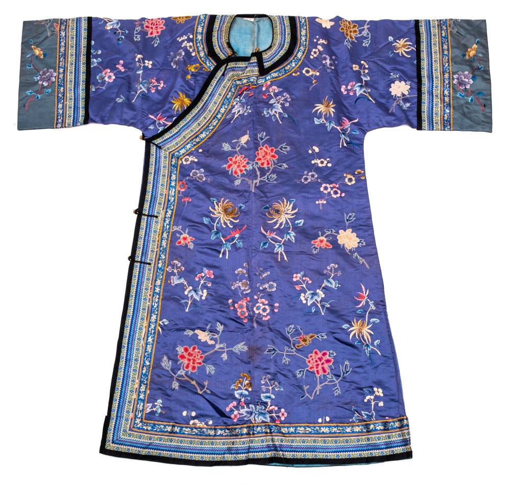An early 20th century Chinese silk embroidered ladies jacket, Qing Dynasty,