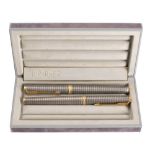 A Parker silver pen set in Chisel finish: fountain pen and roller ball (2)