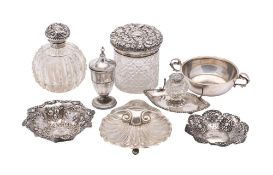 An Elizabeth II silver quaiche, maker E J Gallichan & Co Ltd, Sheffield,