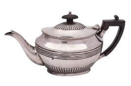 An Edward VII batchelor's silver teapot, maker Henry Stratford, Sheffield,