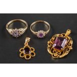 Two gemset pendants and two gemset rings,