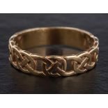 A Celtic knot, openwork ring,: ring size Z+, total weight ca. 3.9gms.