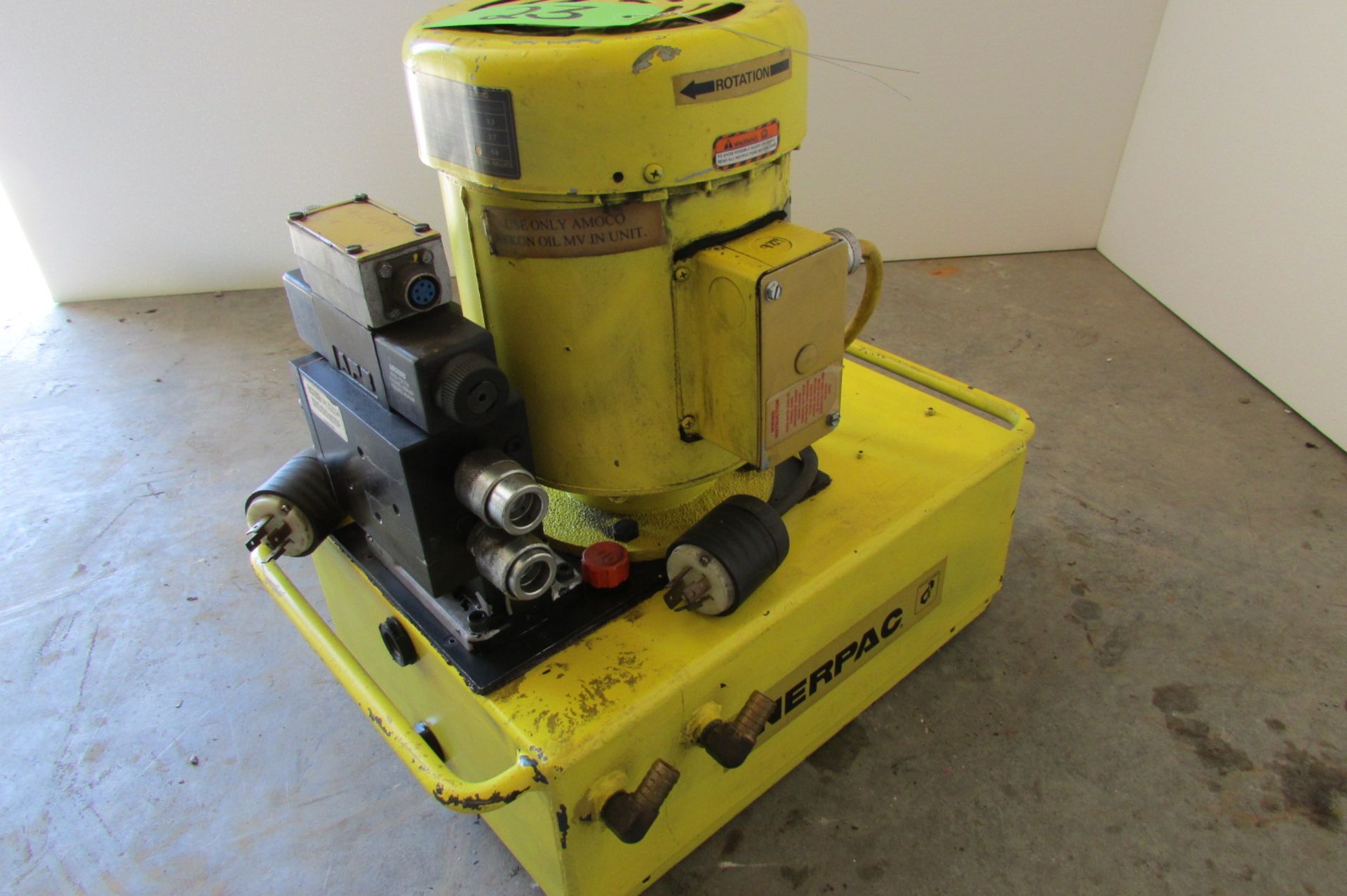 Enerpac Hydraulic Pump DA 3392265 w/reservoir 3 HP - Image 2 of 3