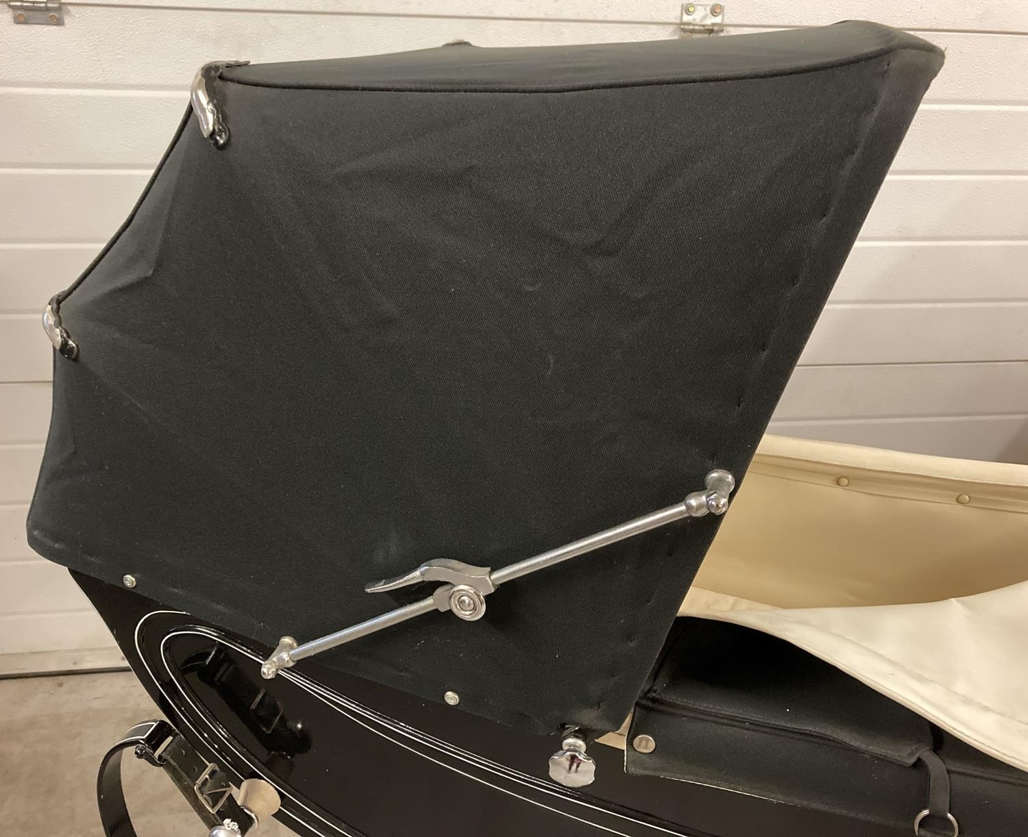 A vintage 1960's Sol Peram coach built pram painted in black & cream. Wooden bodied with cream - Image 4 of 12