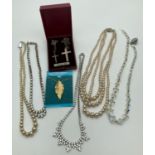 A collection of vintage costume jewellery necklaces. To include: faux pearls, diamonte necklaces,