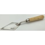 A Victorian bone handled solid silver butter trowel, fully hallmarked to trowel blade. Hallmarked