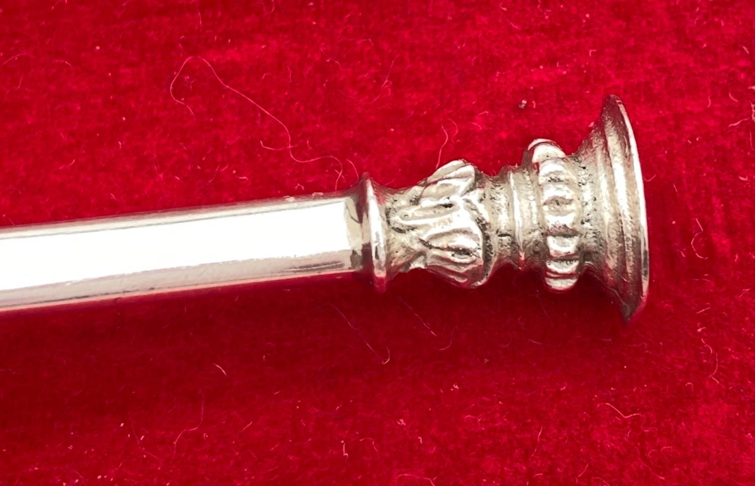 A boxed vintage silver copy of The Leicester Spoon, by George Tarratt Vanders. Fully hallmarked to - Image 2 of 3