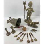 A collection of assorted vintage brassware items. To include wall hanging Naval bell marked 'M S