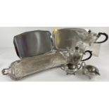A collection of vintage silver plated, pewter and assorted metal ware items. To include an Art