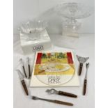 A collection of vintage & modern glass and table ware. Comprising: 2 boxed Dartington Daisy