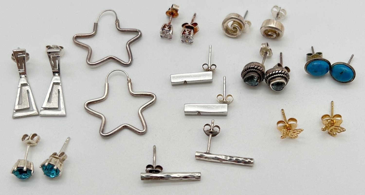 10 pairs of vintage and modern design silver and white metal earrings. In drop and stud styles, to