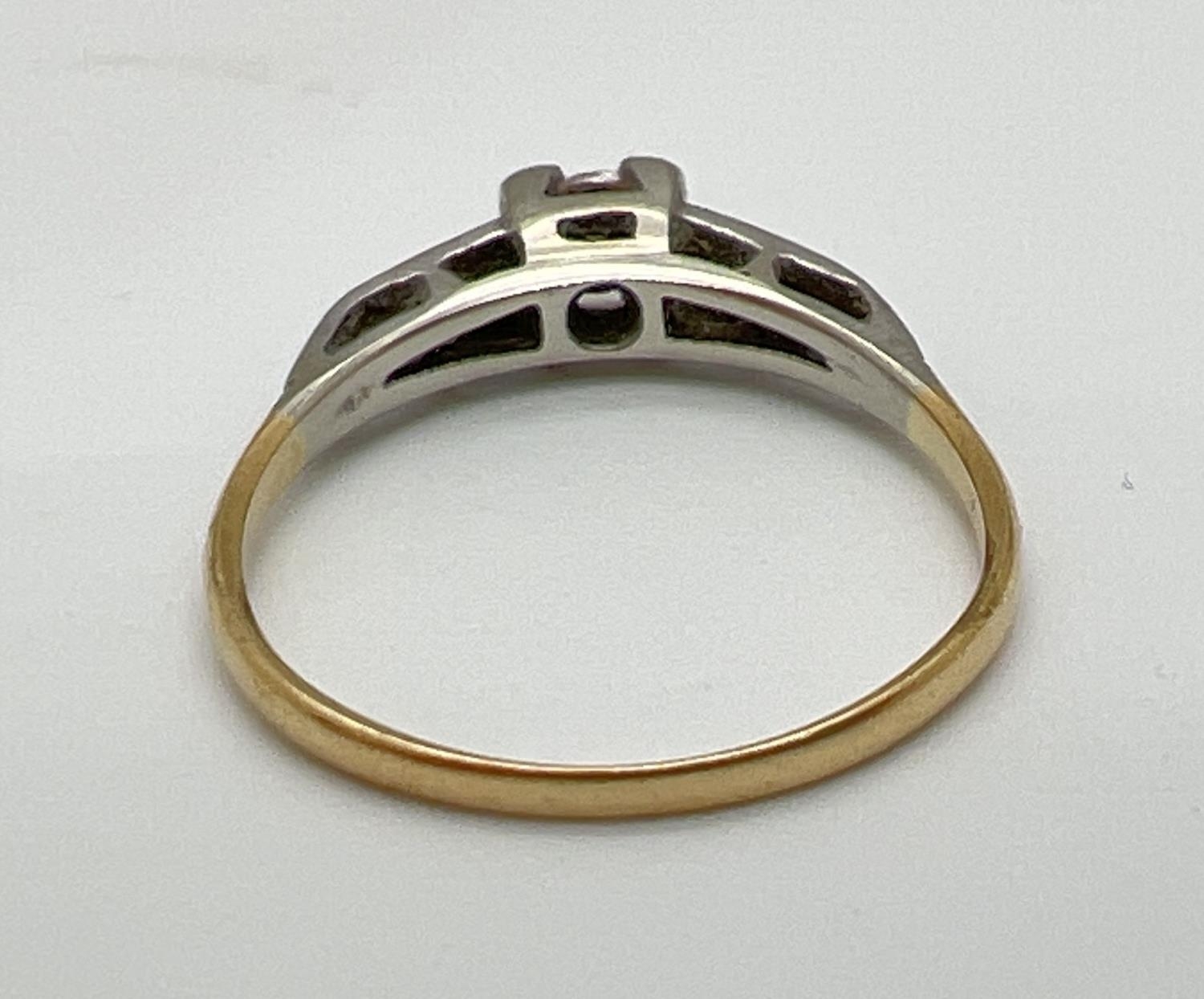 An 18ct gold Art Deco illusion set diamond dress ring. Central square mount set with a single - Image 3 of 5