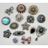 15 assorted vintage larger sized statement brooches, to include stone set examples.