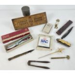 A collection of assorted vintage items to include boxed Bengall cut throat razor. Lot also includes: