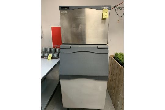 Machine à glace SCOTSMAN # Prodigy # B530 - 31 x 33 x 74" - Image 1 of 4