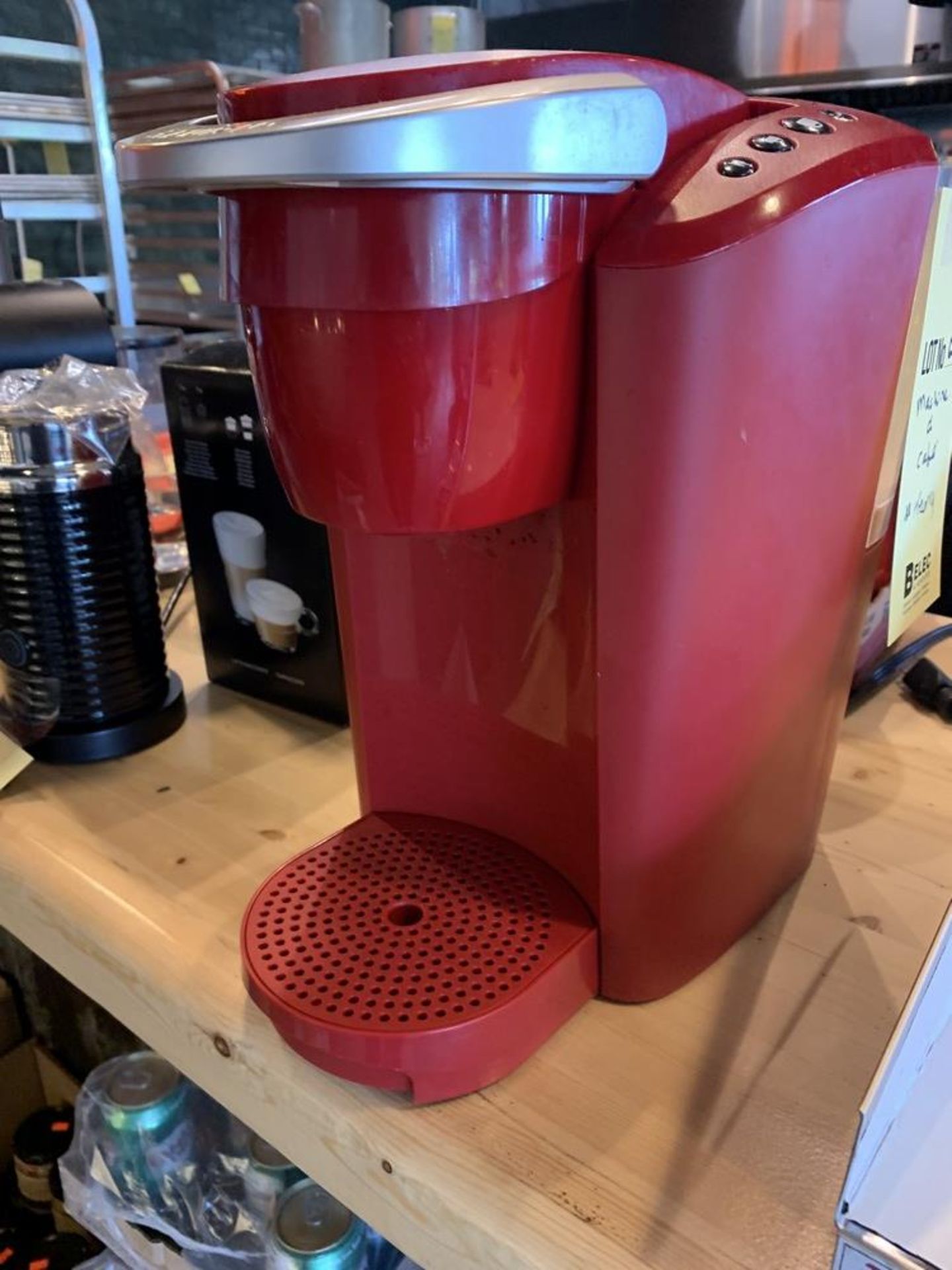 Machine à café KEURIG - manque couvercle pour bac d'eau