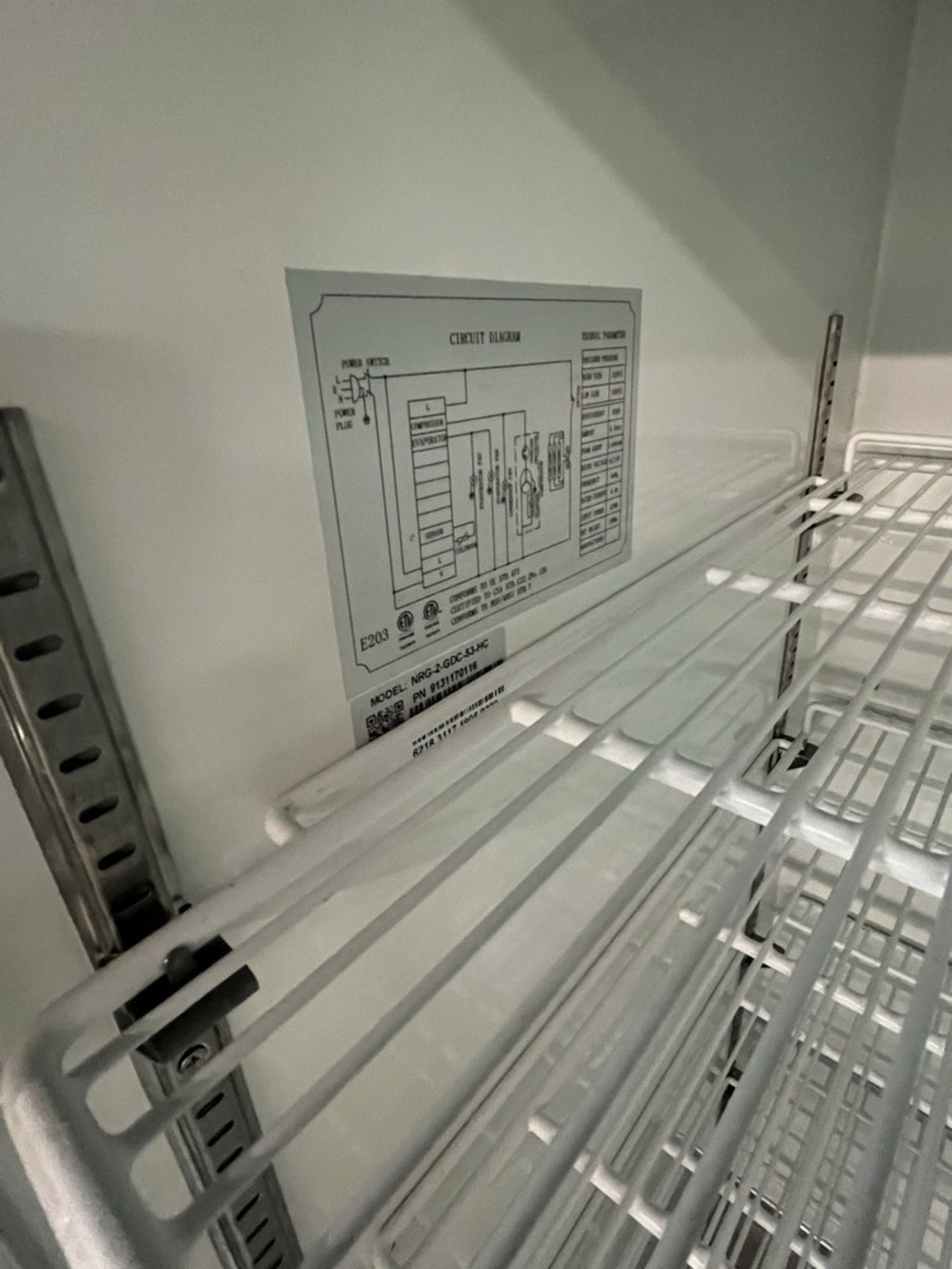 Réfrigérateur DANAIR, 2-portes vitrés coulissantes, mod: NRG-2GDC-53 HC - Image 2 of 4