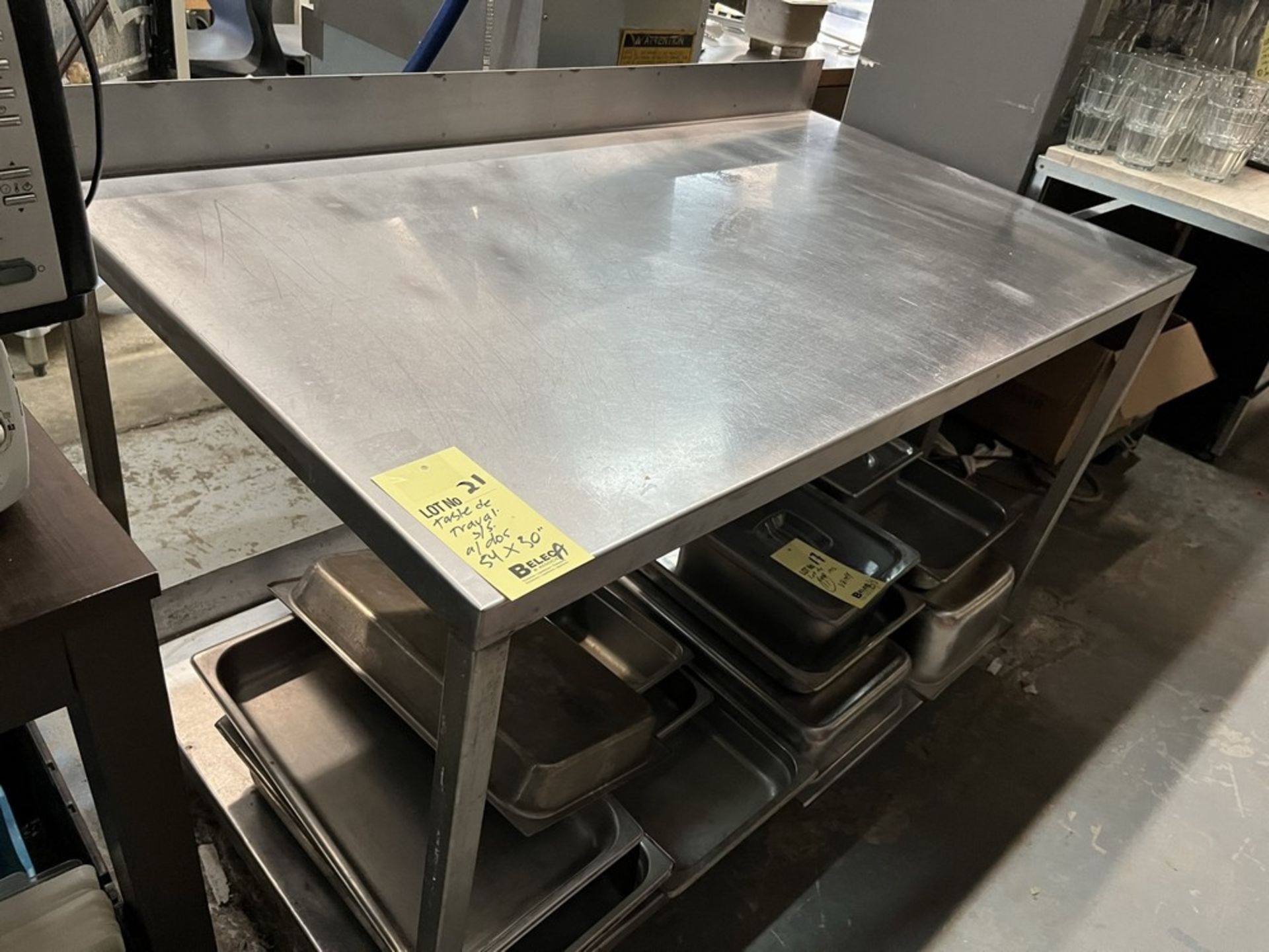 Table de Travail en Acier Inox. avec dos, . 54'' x 30''