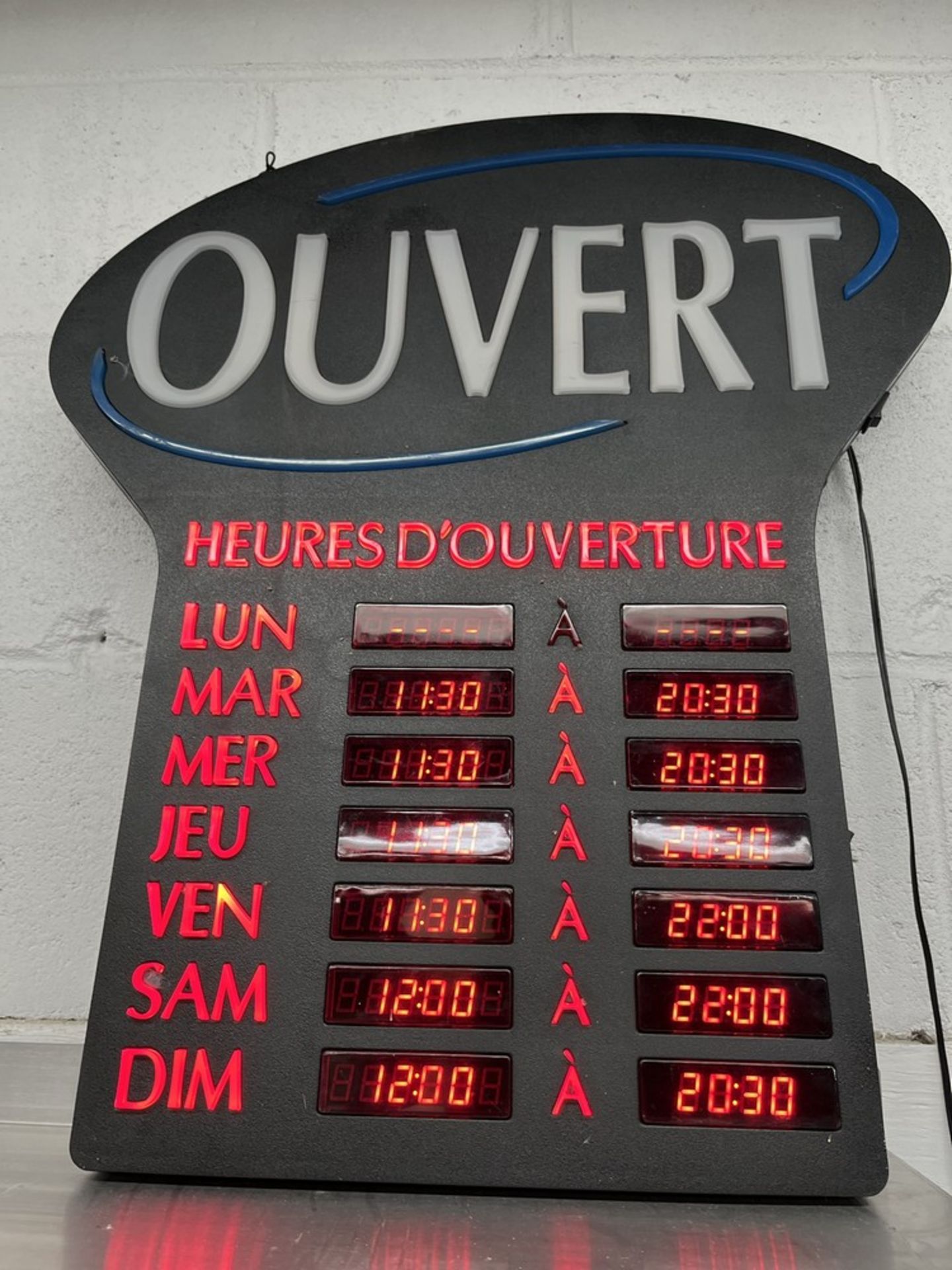 Enseigne Murale Digitale OUVERT (avec heures)