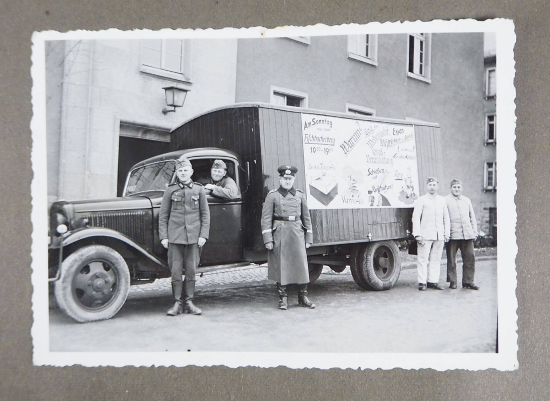 Wehrmacht: Fotoalbum eines Angehörigen des Artillerie-Regiment 51. - Bild 6 aus 7