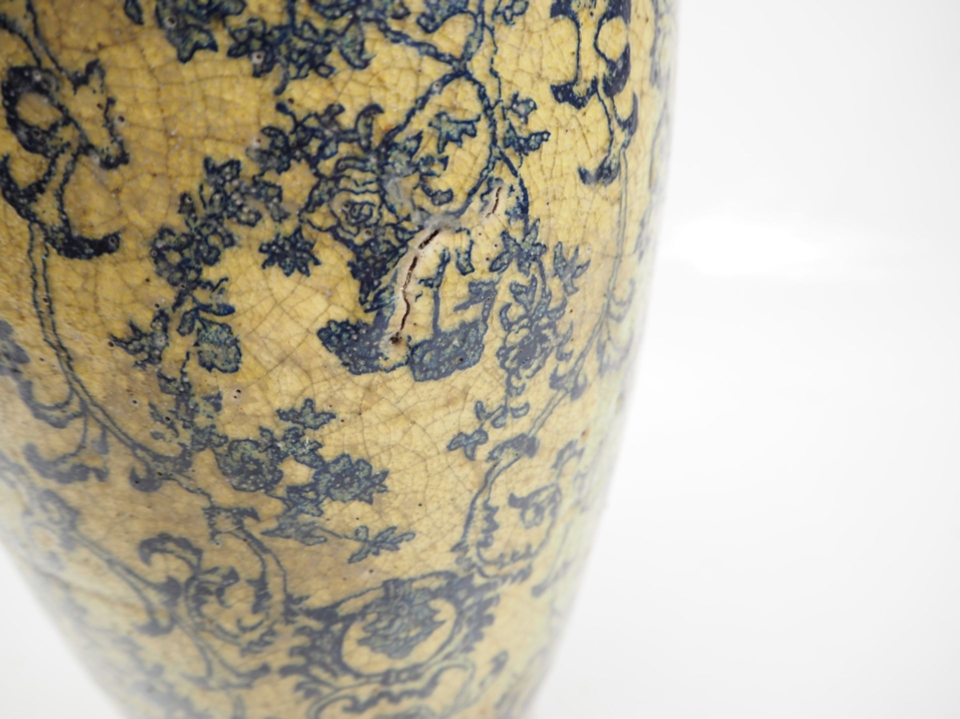 Vase. - Image 3 of 4