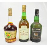 Lot 3 Flaschen Alkoholika: Scotch Whisky, Cognac, Moscatel.