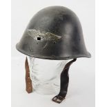 Luftschutz: Niederländischer Beute Stahlhelm.