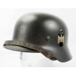 Wehrmacht: Stahlhelm M35 - Doppelemblem.