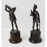 Preussen: 2 Soldaten Skulpturen.