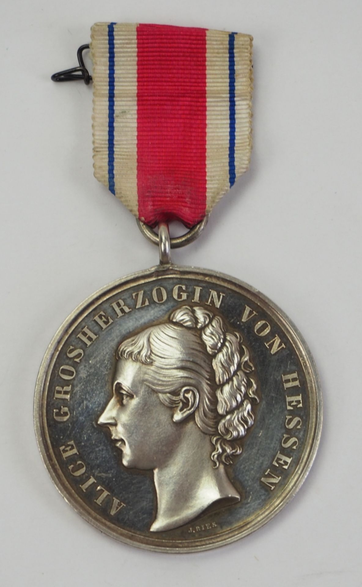 Hessen: Alicen-Medaille, in Silber.