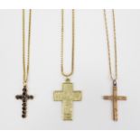 3 Halsketten mit Kreuzanhängern - GOLD.
