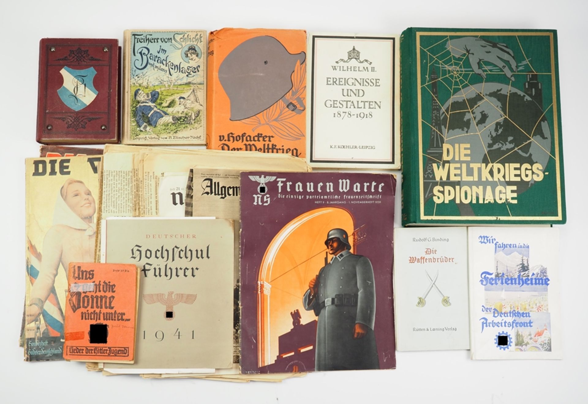 Lot Zeitschriften und Bücher.