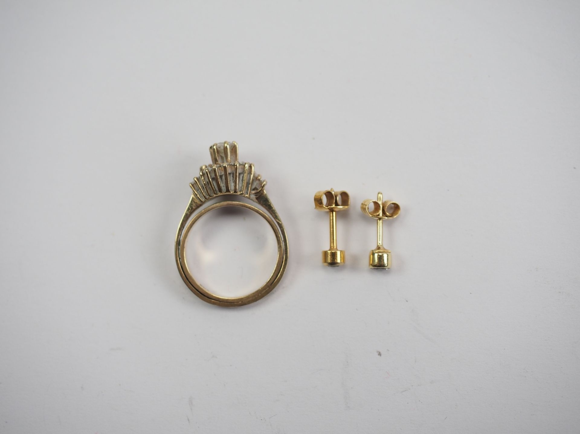 585er GOLD: Paar Ohrstecker mit Diamanten und Ring. - Image 4 of 5